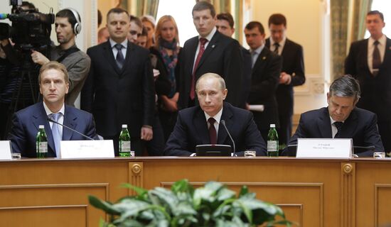 Vladimir Putin visits Kiev