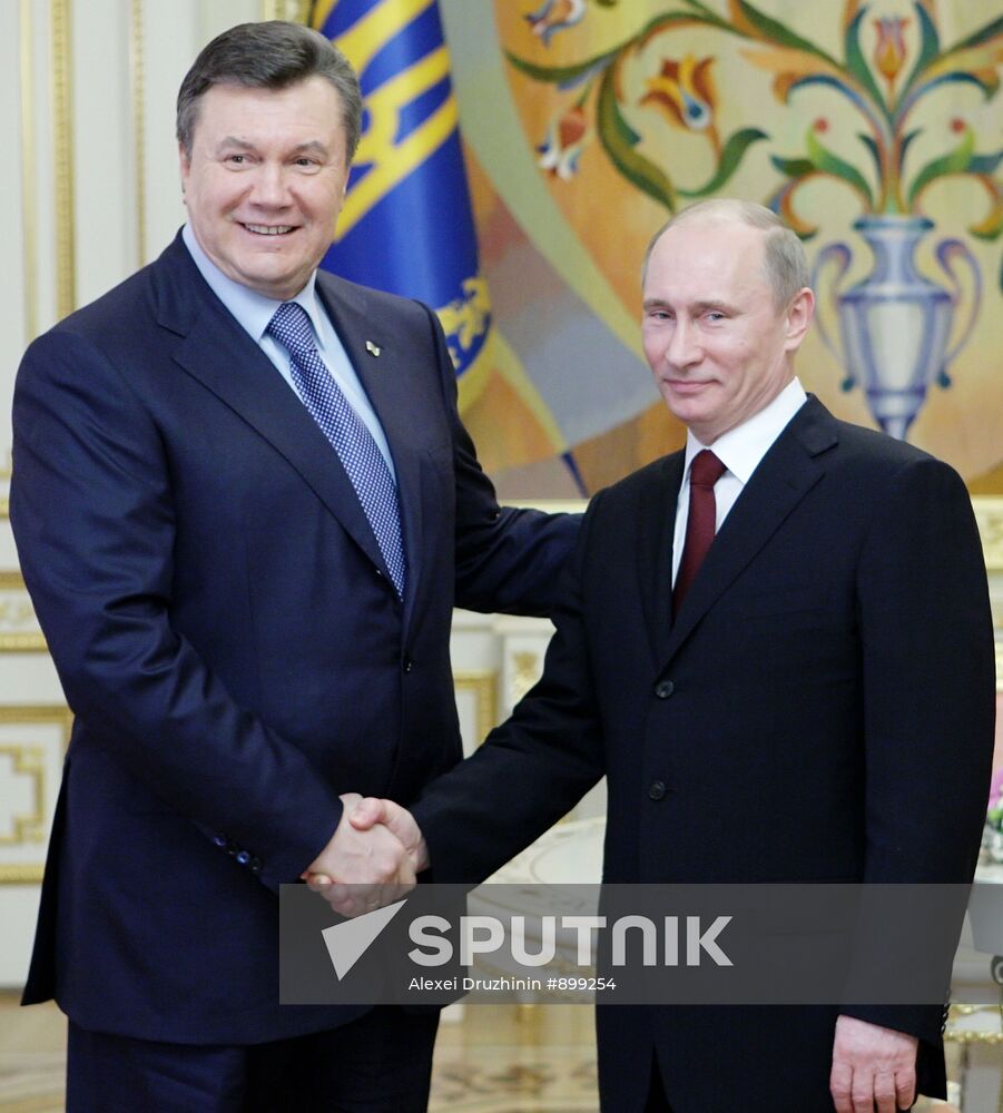 Vladimir Putin visits Kiev