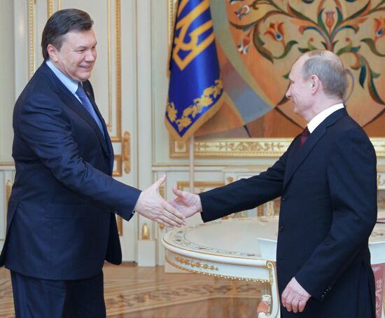 Vladimir Putin visits Kiev