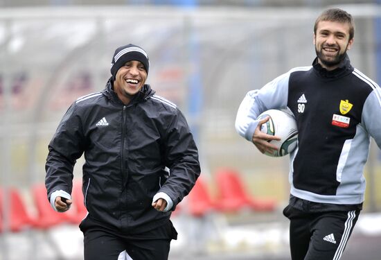 Roberto Carlos and Makhach Gadzhiyev