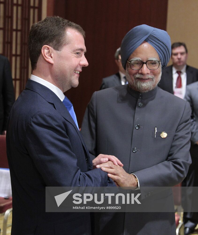 Russian President D. Medvedev and Indian Prime Minister M. Singh