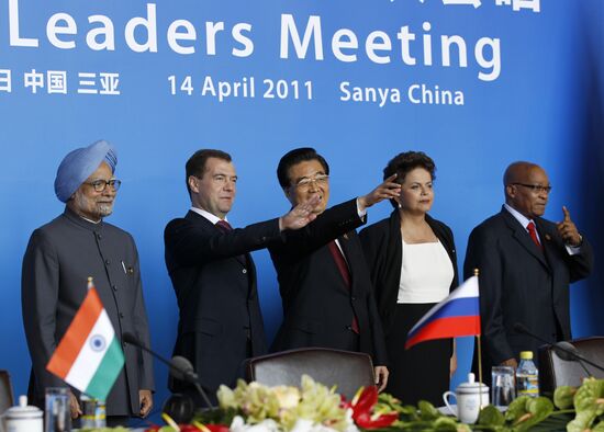Dmitry Medvedev takes part in BRICS Summit in China