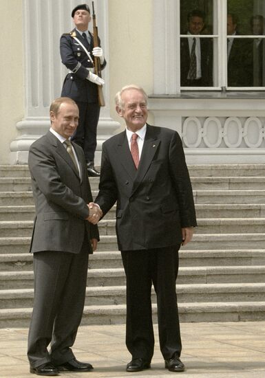 PUTIN RAU  MEETING