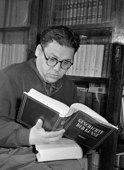 WRITER LVOV LIBRARY