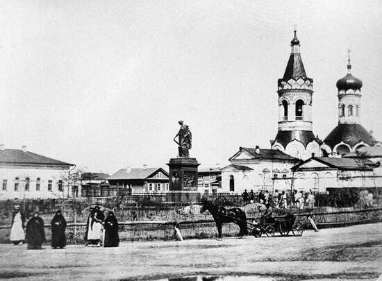 Simbirsk  Karamzin square