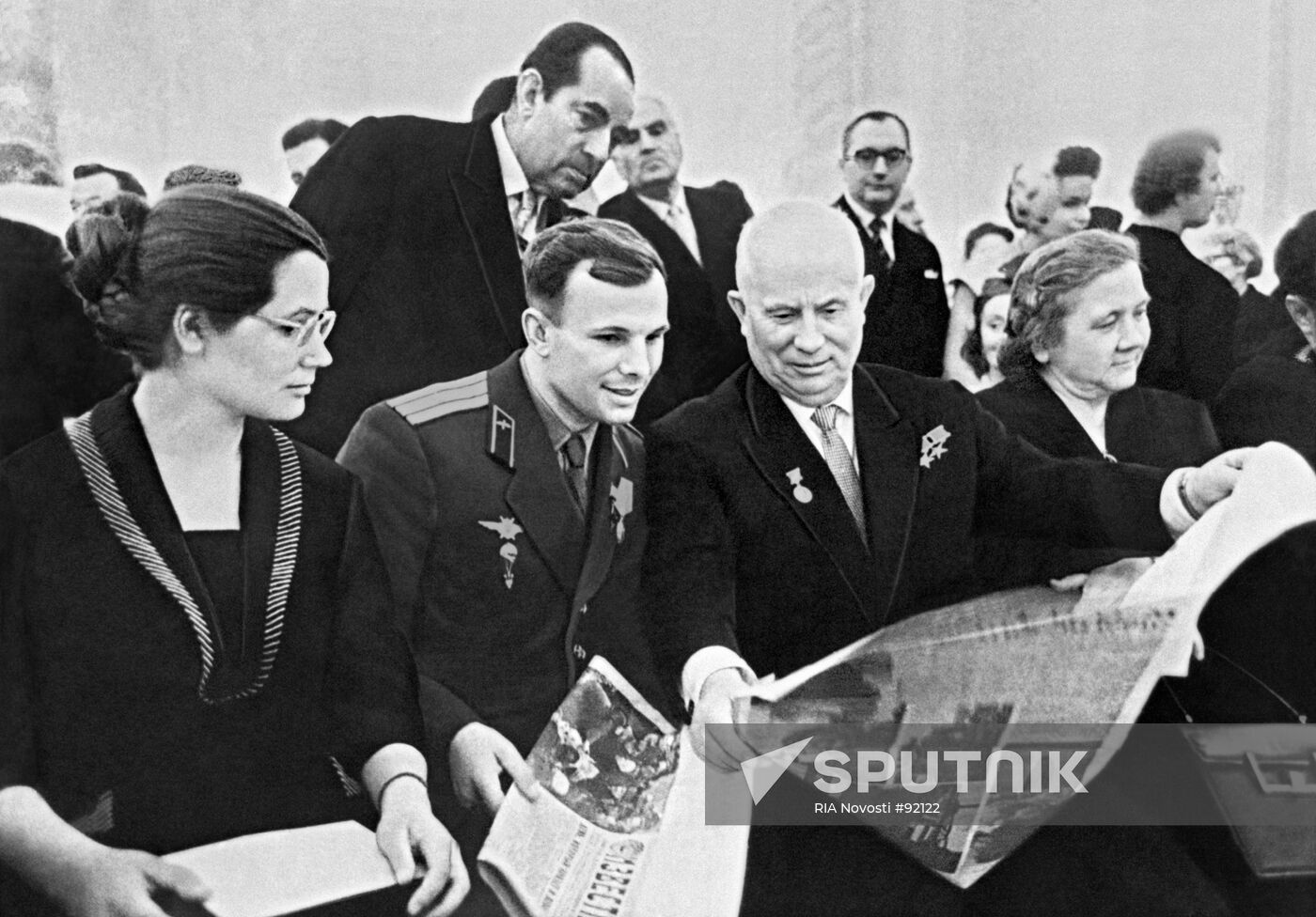 KHRUSHCHEV GAGARIN WIVES KREMLIN RECEPTION
