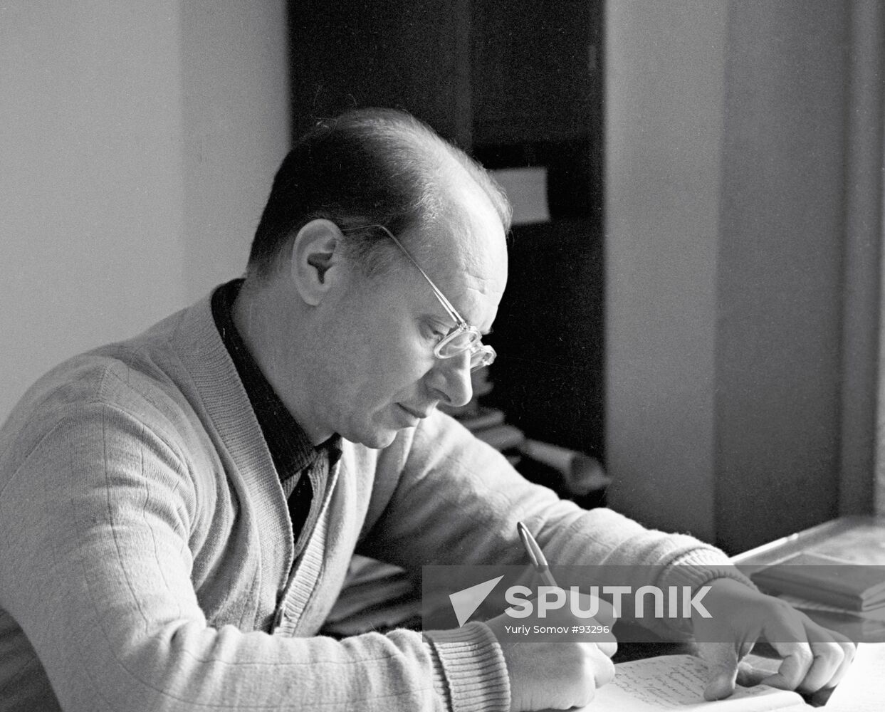PLAYWRIGHT ROZOV