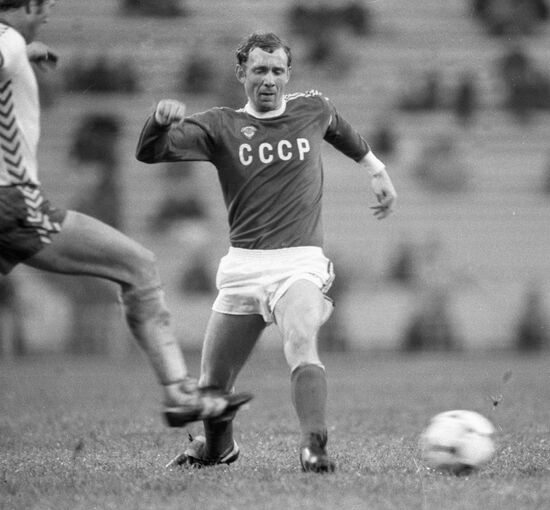 FOOTBALL USSR DENMARK ROMANTSEV
