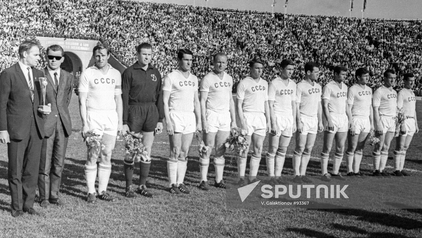 USSR FOOTBALL TEAM