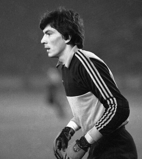 goalkeeper Dasayev training