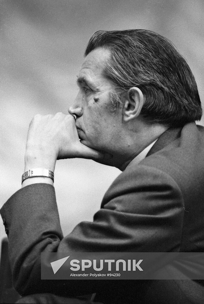ROZHDESTVENSKY POET