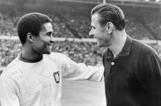 Lev Yashin, Eusebio during Portugal vs. USSR match of 1966 FIFA World Cup