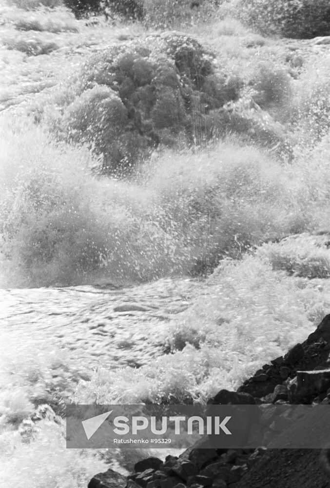 VAKHSH RIVER