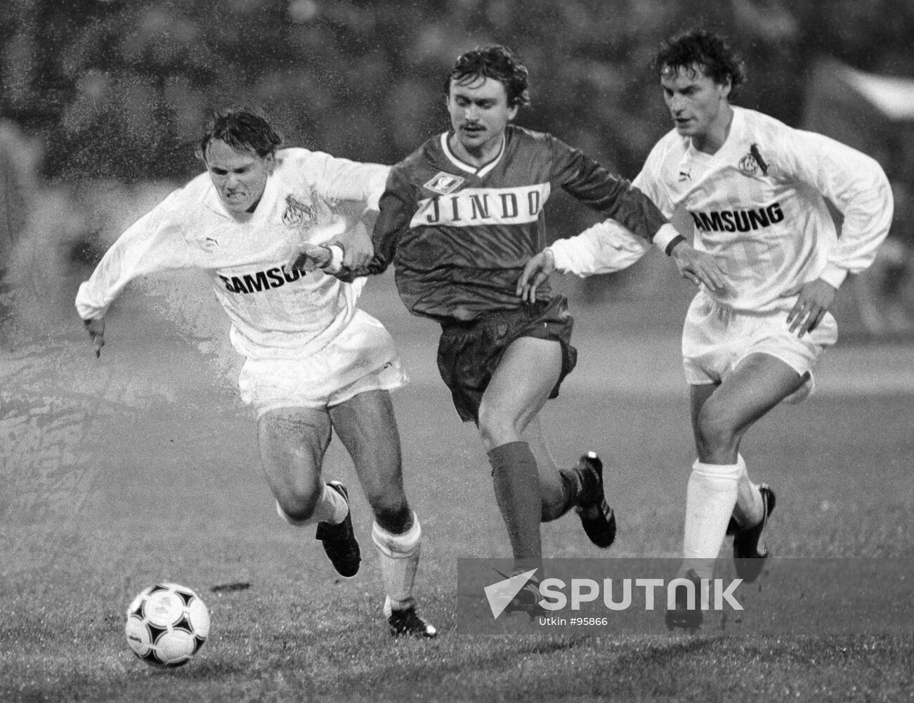 SOCCER PLAYER CHERENKOV MATCH