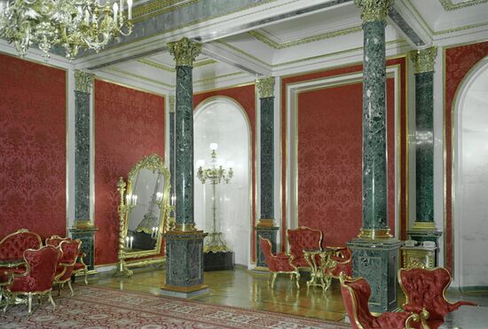 BEDROOM KREMLIN PALACE 