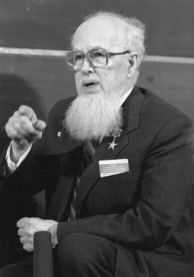 FORUM FOR NON-NUCLEAR WORLD PETRYANOV- SOKOLOV 