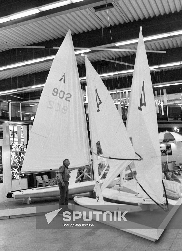 EXHIBITION YACHT WINDGLIDER SHIPBUILDING  
