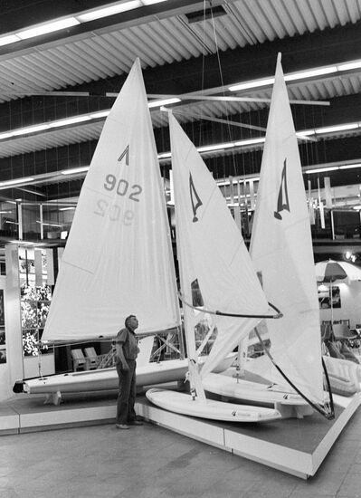 EXHIBITION YACHT WINDGLIDER SHIPBUILDING  