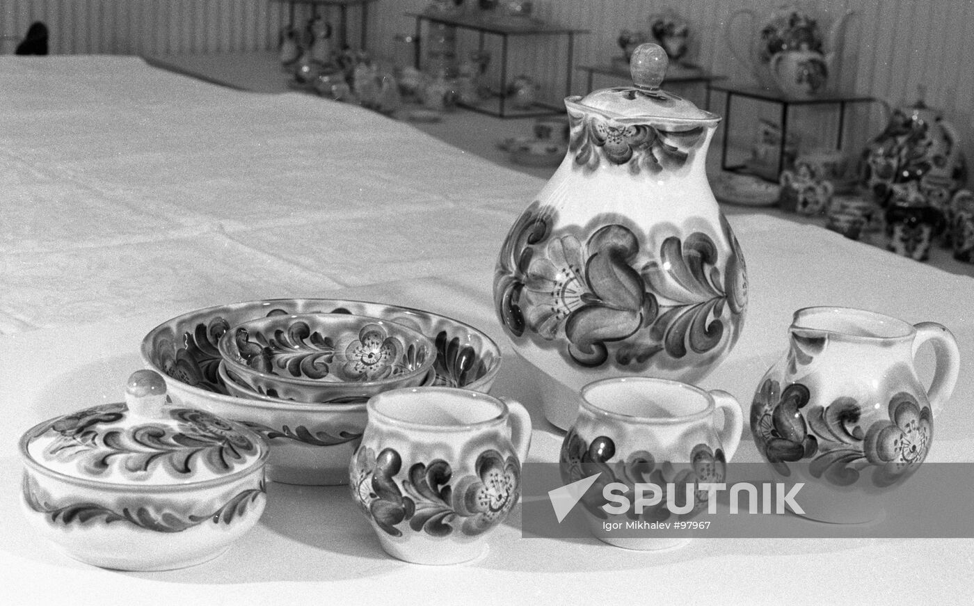SUMMER MORNING SET KALININ EARTHENWARE FACTORY APOSTOLOV