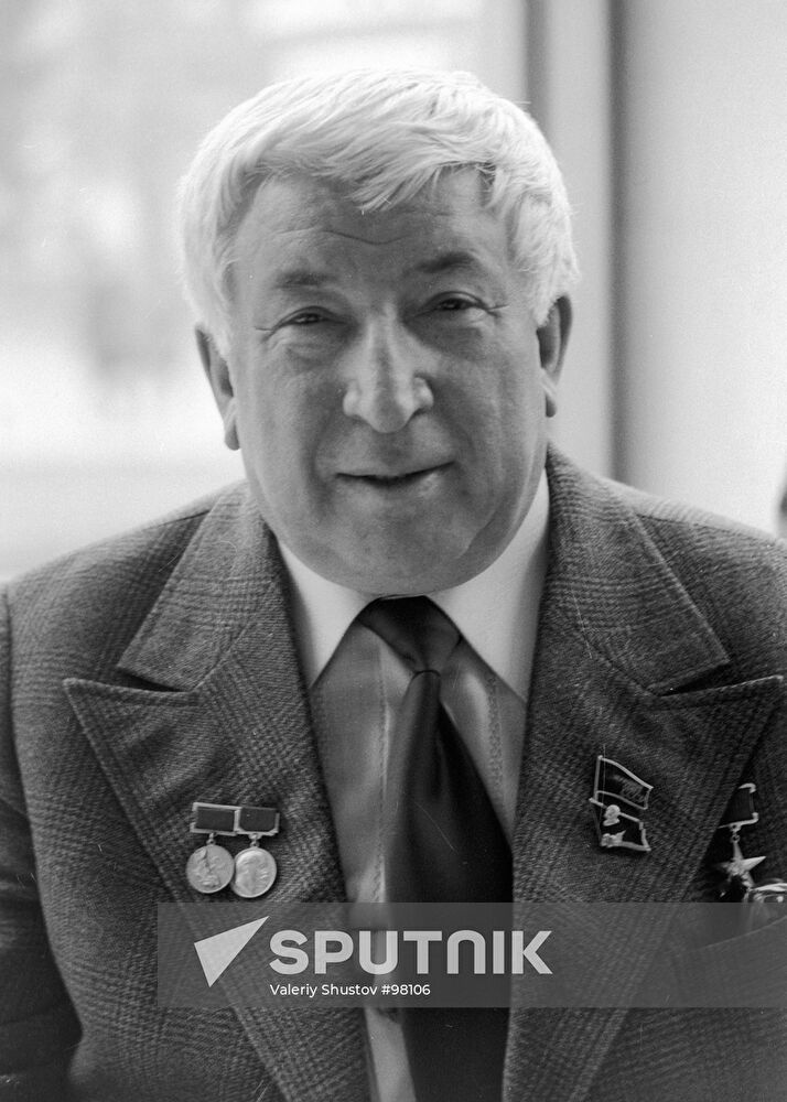 GAMZATOV POET DEPUTY