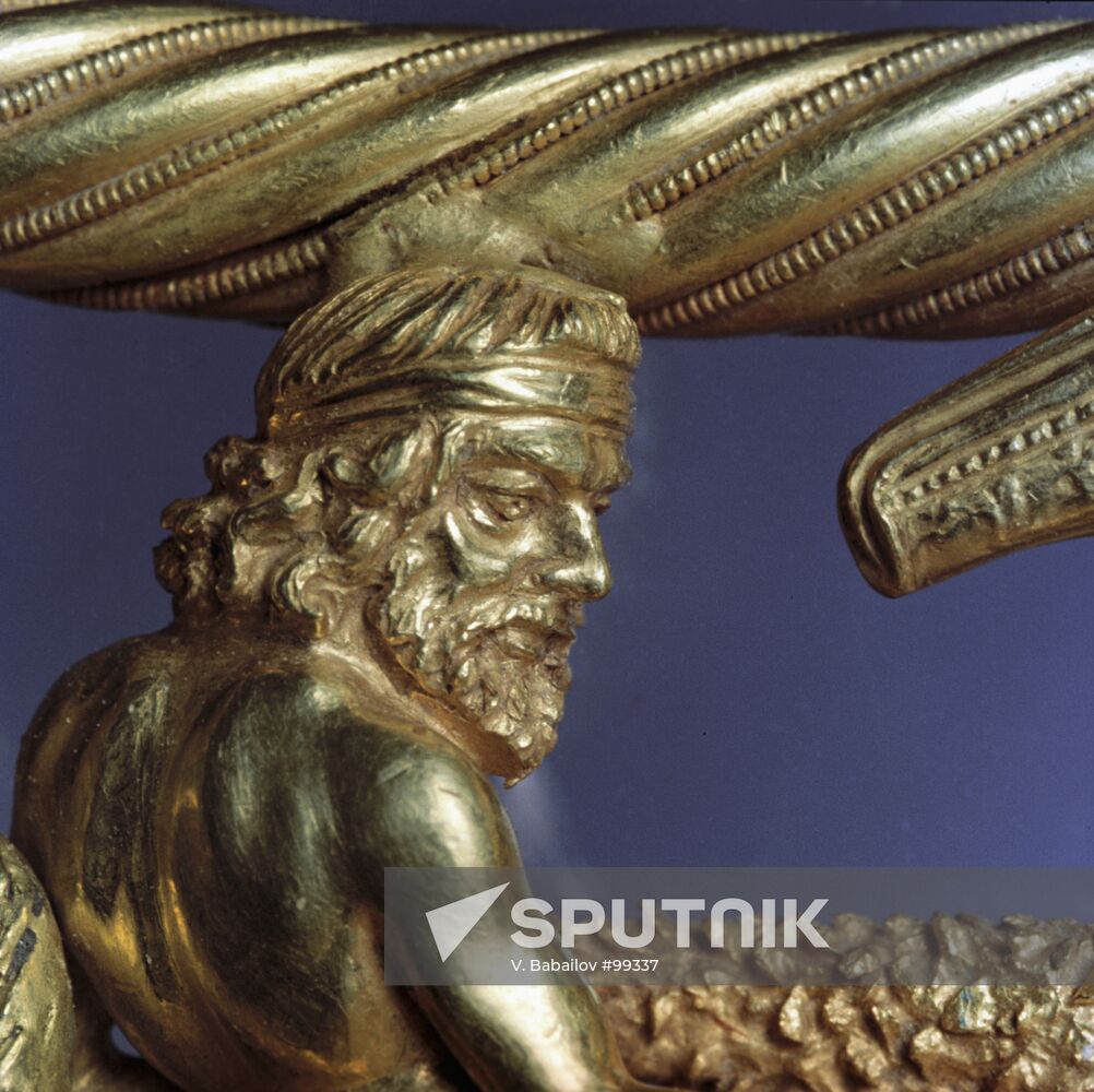 golden pectoral Scythians