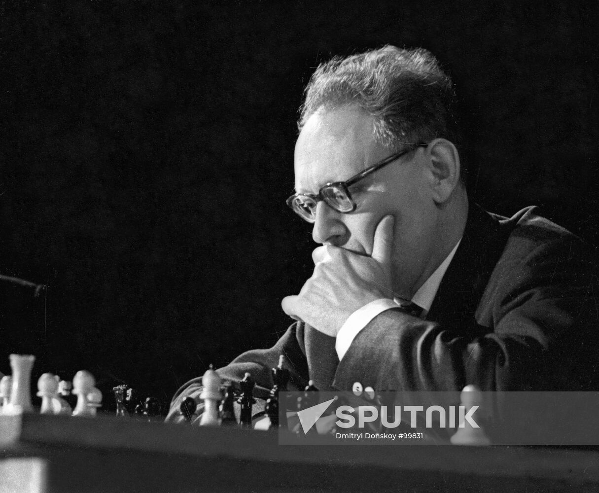 BOTVINNIK CHESS PLAY 