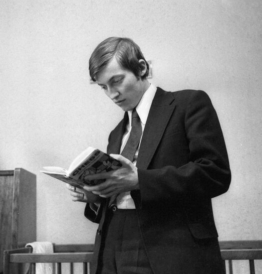 CHESS PLAYER KARPOV BOOK 