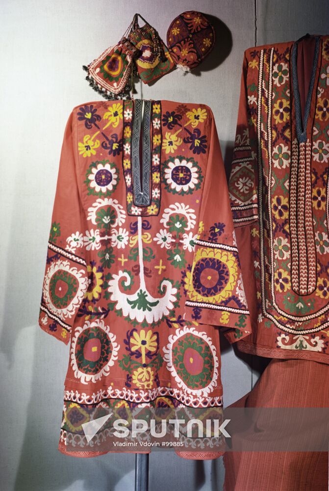 Silk dresses tobacco pouches scull-cap
