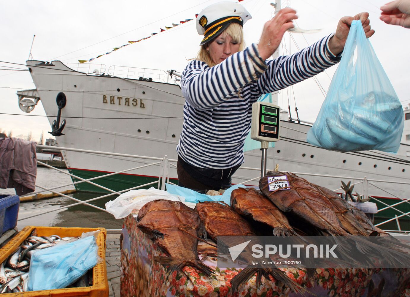 Kaliningrad celebrates Herring Festival