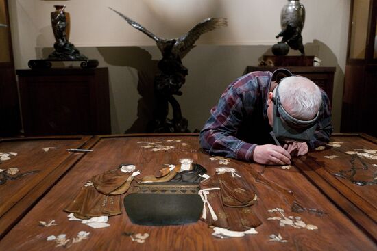 Russian antique salon opens in Moscow