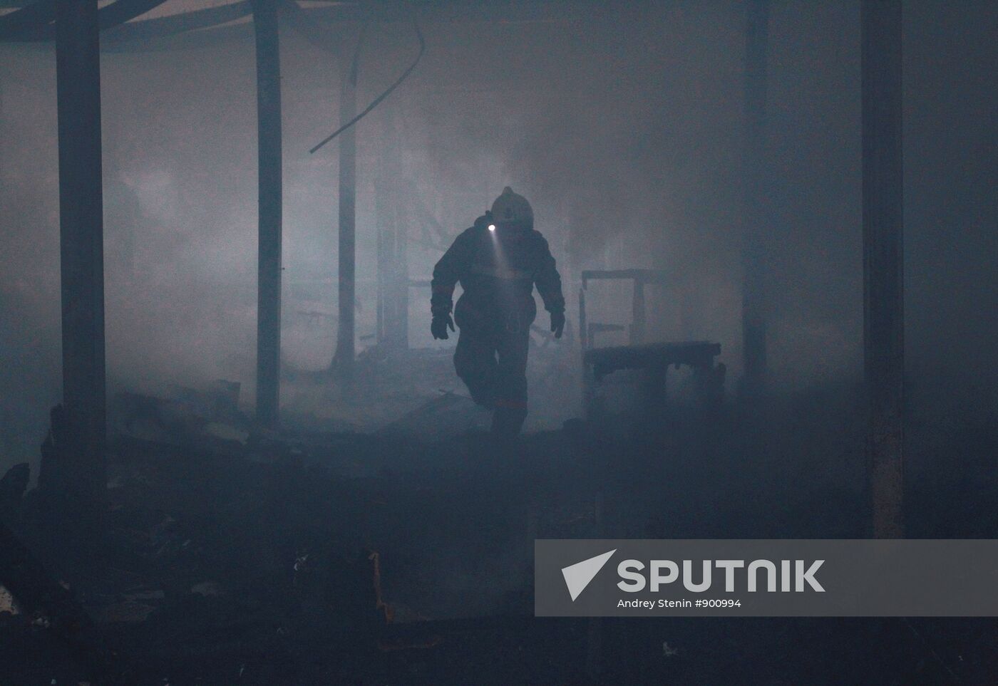 Fire in construction market in Reutovo near Moscow