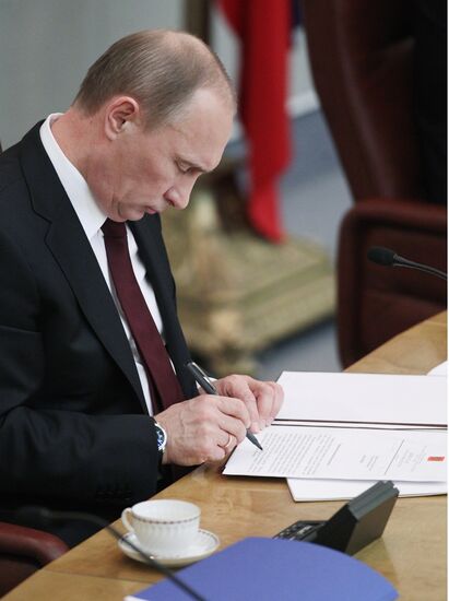 Vladimir Putin makes annual address to State Duma