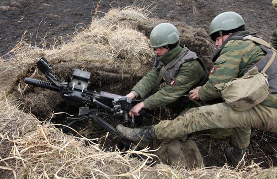 AGS-17 grenade machine gun crew