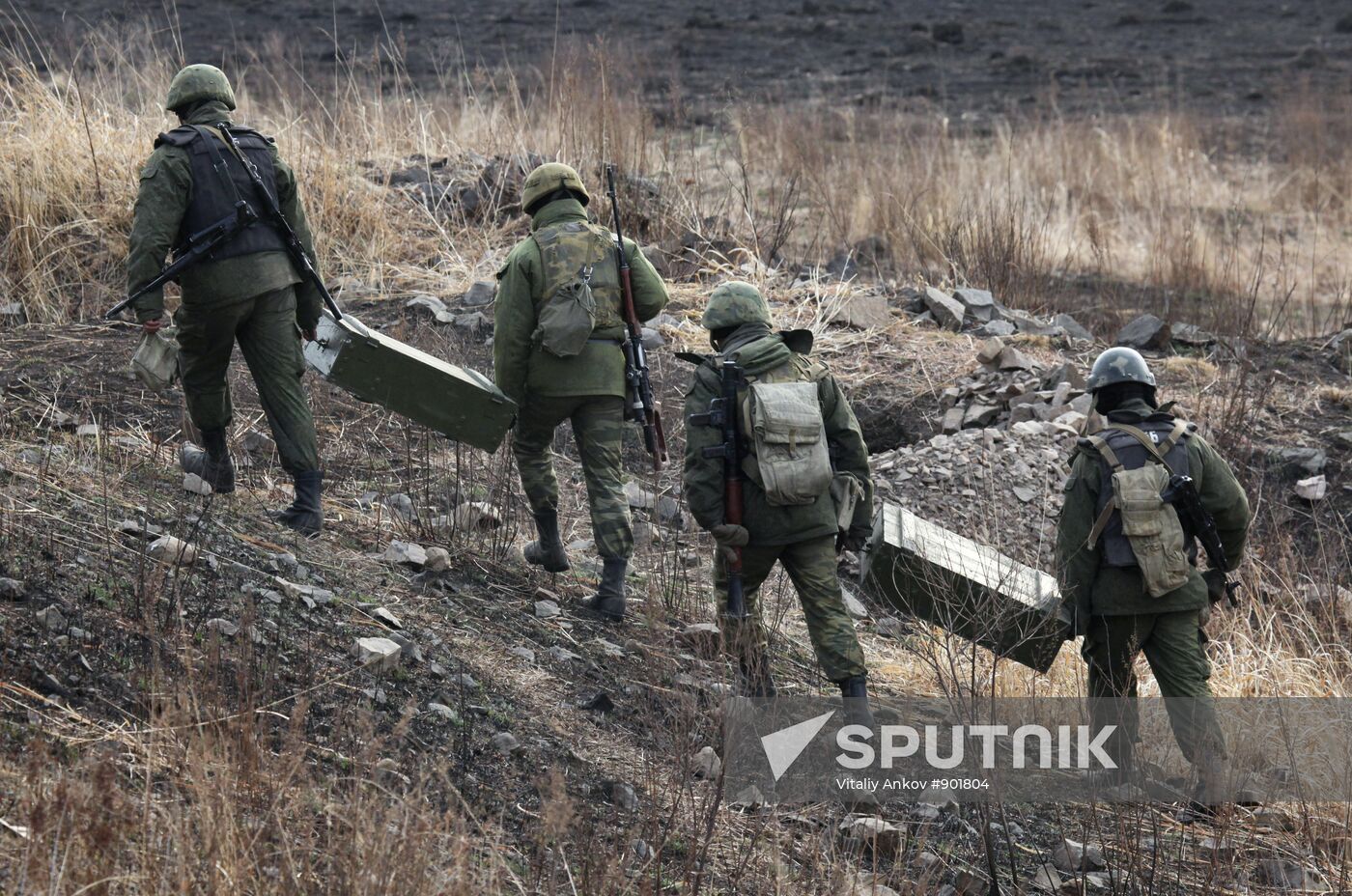 Pacific Fleet marine troops stage battalion tactical drills