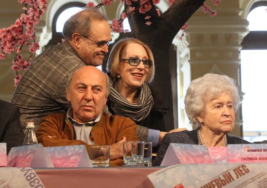 Georgy Frangulyan, Irina Antonova, Gleb Panfilov, Inna Churikova