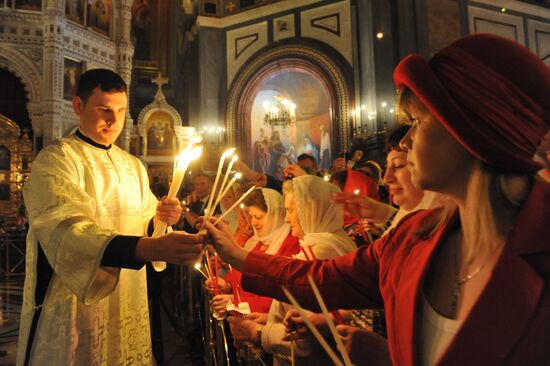 Easter service at Moscow's Christ the Savior Cathedral