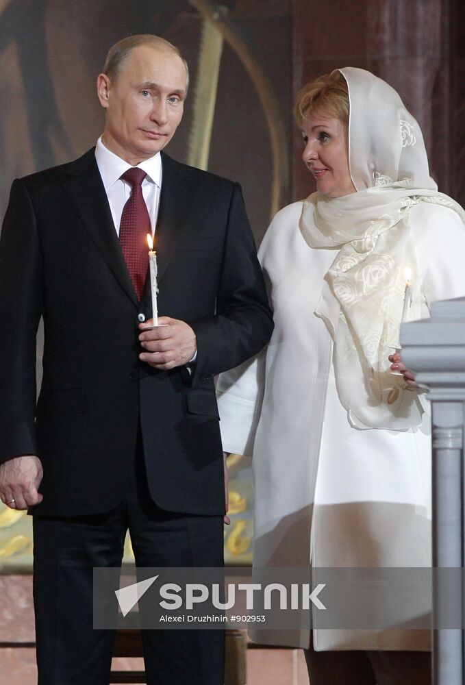 Vladimir Putin attends Easter service