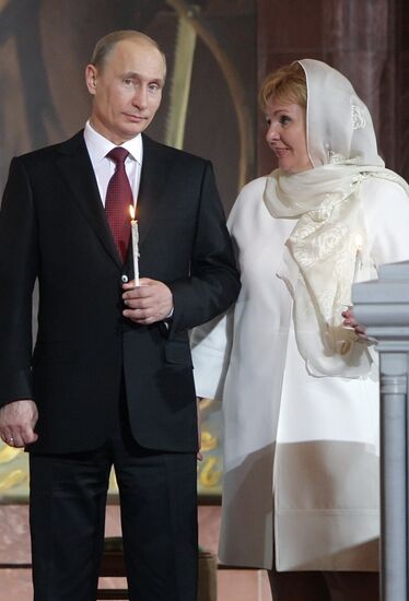 Vladimir Putin attends Easter service