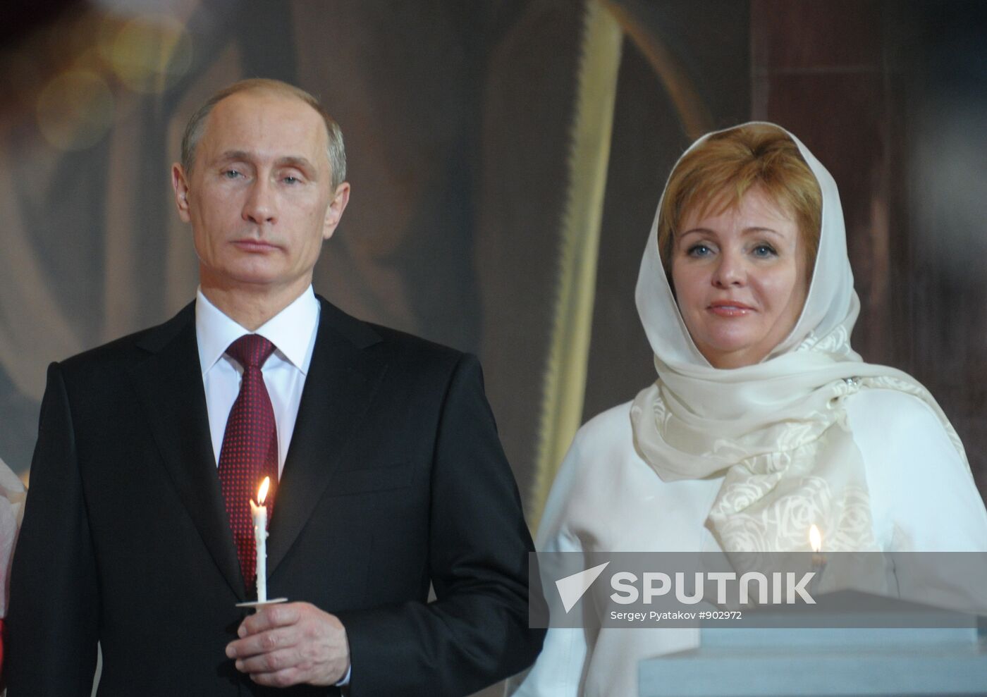 Vladimir Putin attends Easter service