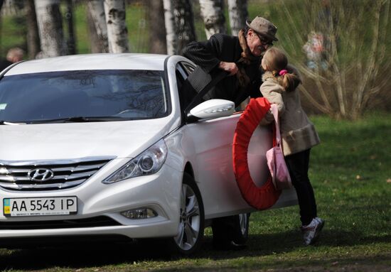 RIA Novosti former photographer Igor Kostin gives interview