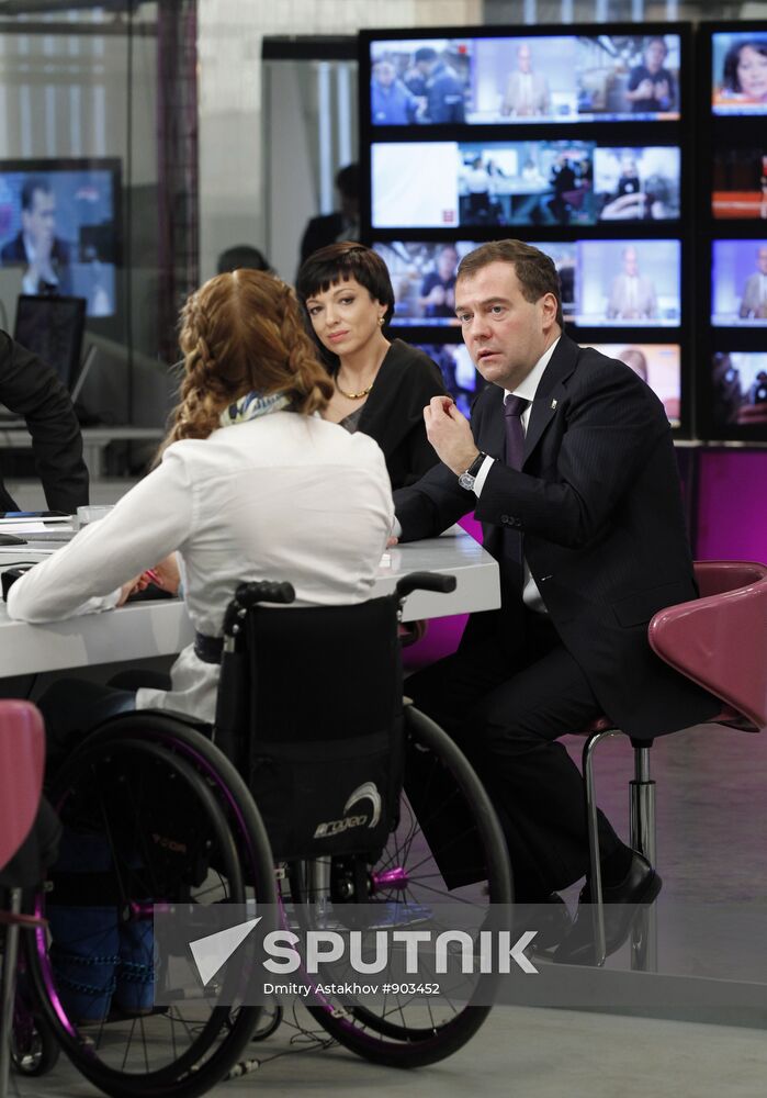 Dmitry Medvedev visits Dozhd TV channel studio