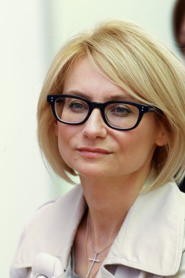 Evelina Khromchenko