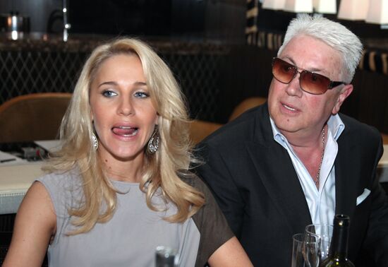 Yulia Kovalchuk and Vladimir Vinokur