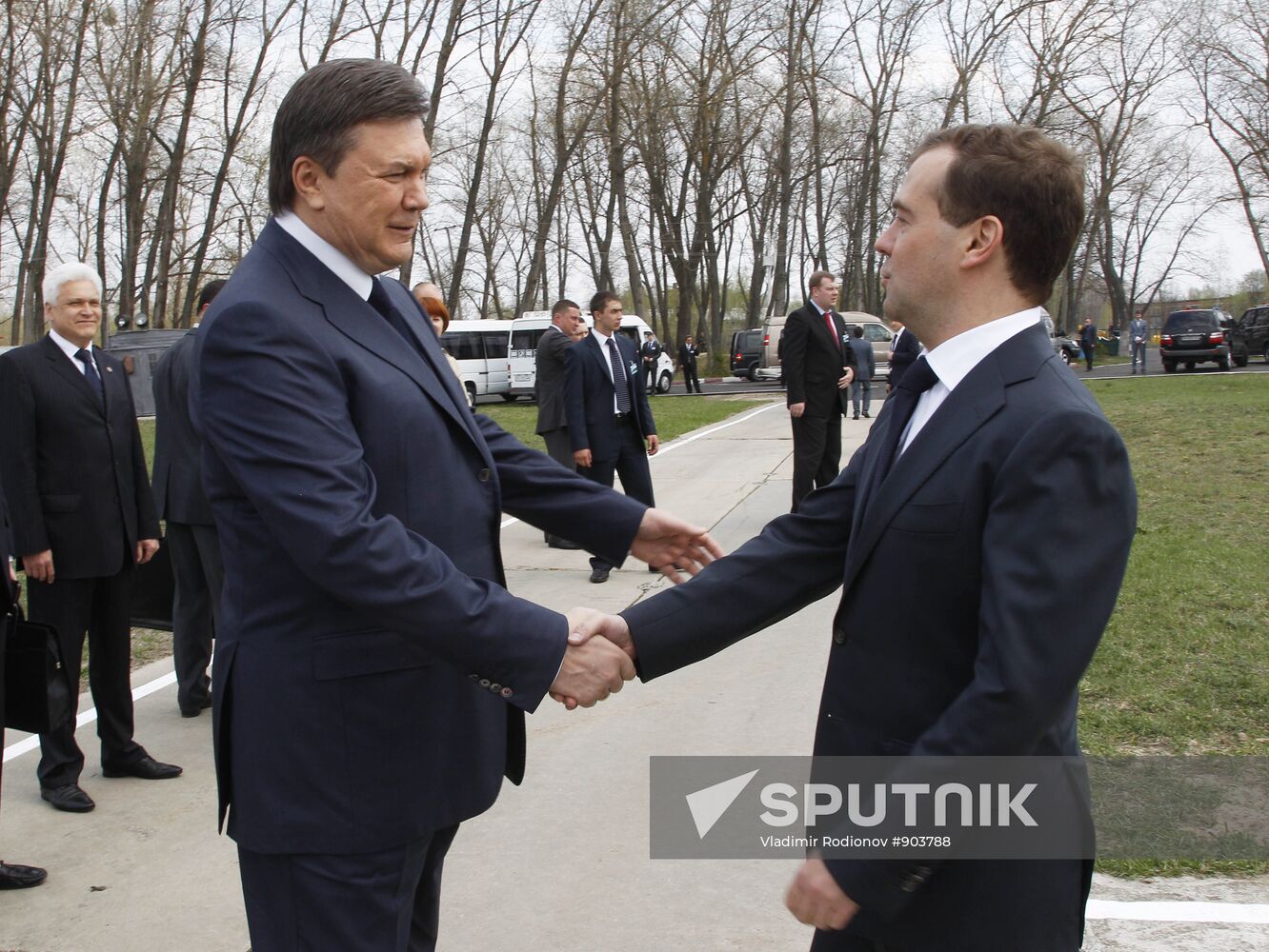 Dmitry Medvedev takes part in memorial ceremonies