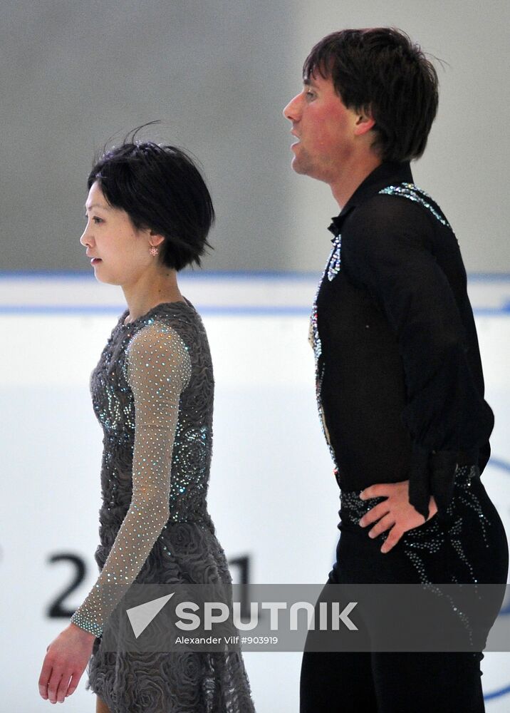 Yuko Kawaguvhi and Alexander Smirnov