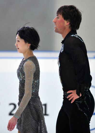 Yuko Kawaguvhi and Alexander Smirnov