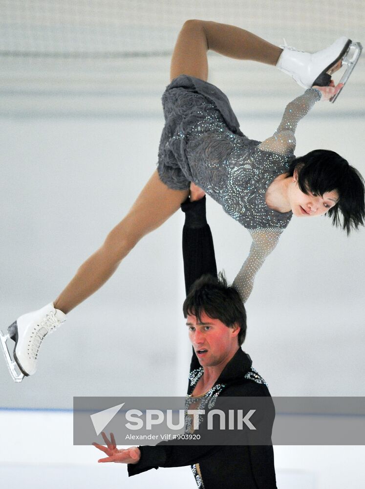 Yuko Kawaguvhi and Alexander Smirnov