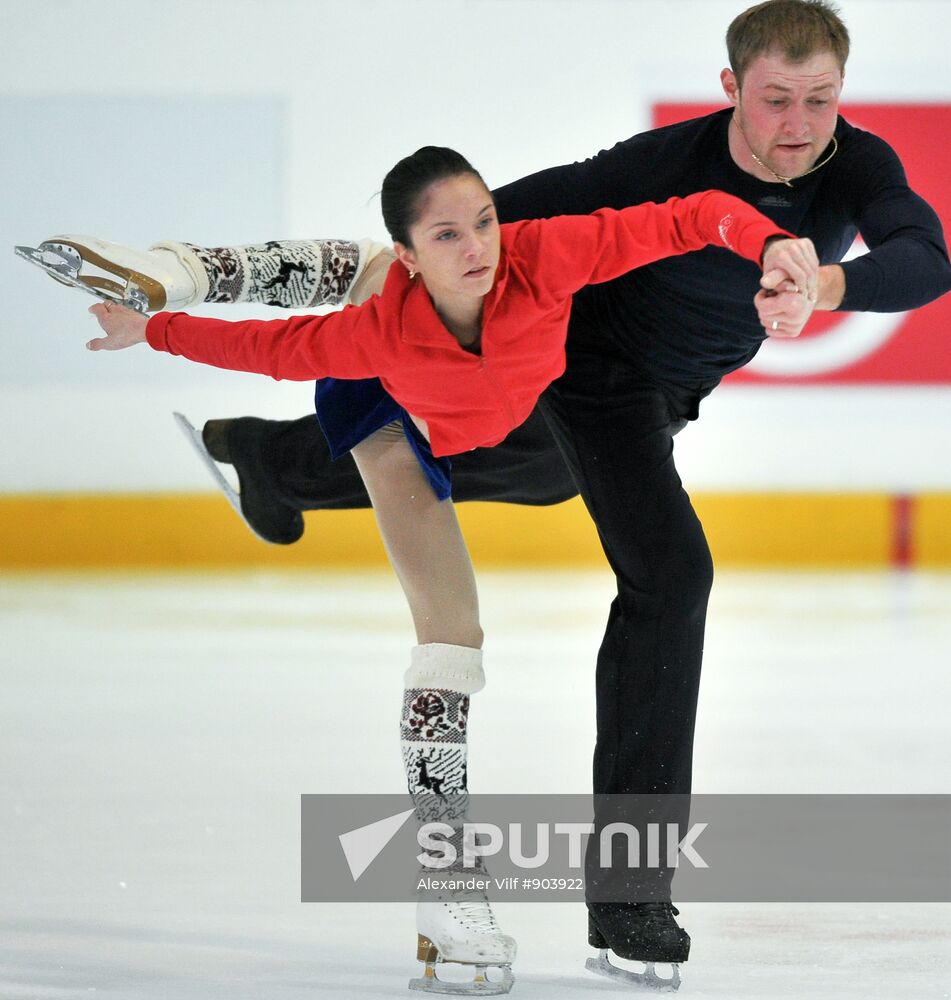 Vera Bazarova and Yury Larionov