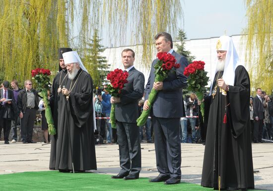 Medvedev attends Chernobyl anniversary events