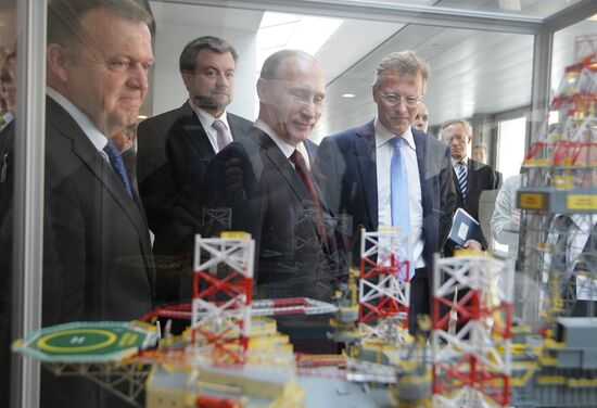 Putin on a day's visit to Denmark
